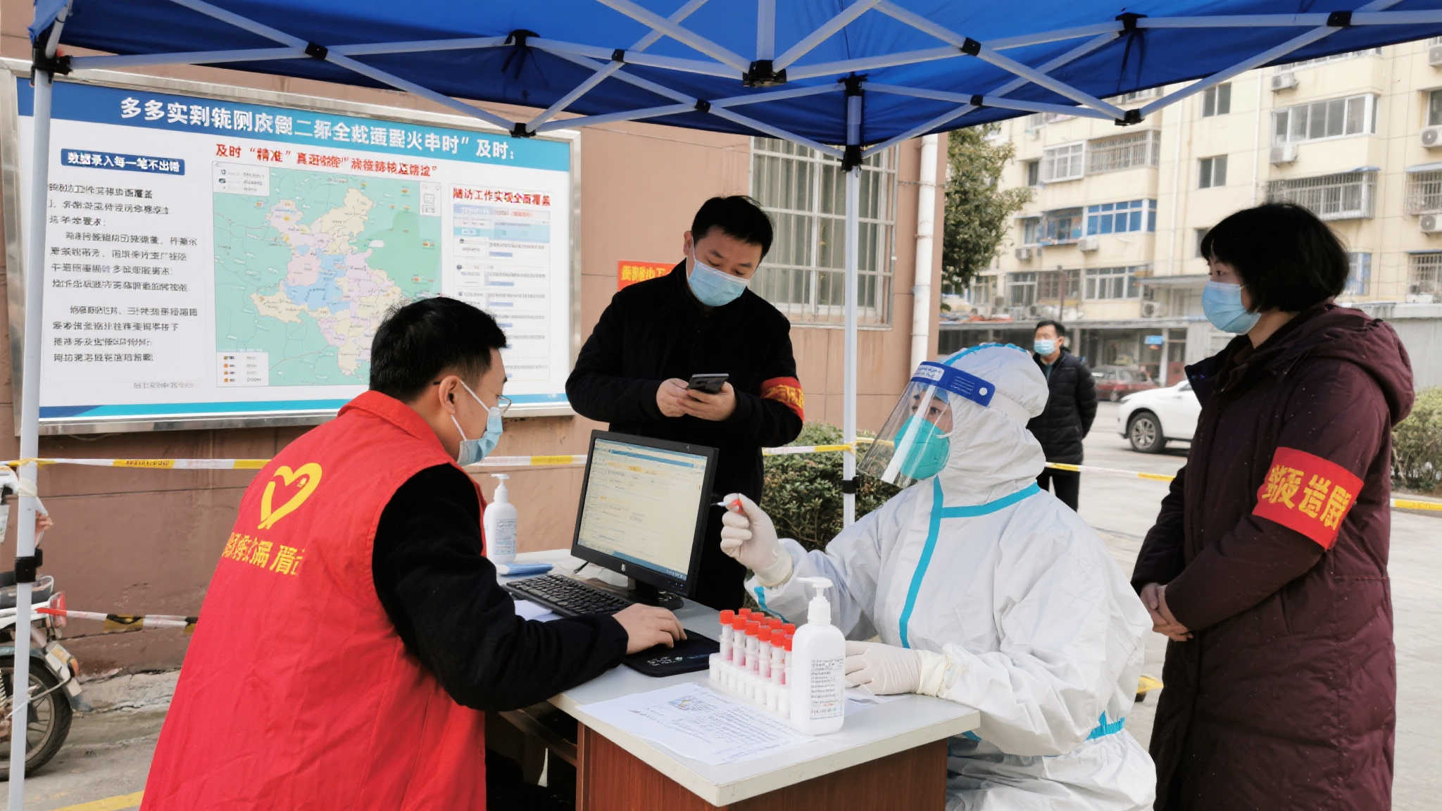 认真细致防控,全心全意服务 无数实例告诉我们,应对大规模突发事件时,